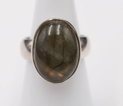 Auktion 353<br>925er Silber-Ring mit Labradorit, 8gr., RG 54 [1]