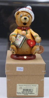Auktion 353<br>Räuchermännchen, Teddy mit Geschenken, Hubrig, Erzgebirge, ca. H-12cm [1]