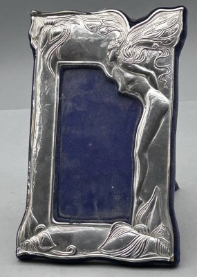 Auktion 357<br>Jugendstril-Tischrahmen, Silber-925-, Altersspuren rückseitig, 315 gr. komplett, 22x14,5 cm [1]
