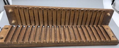 Auktion 353<br>Holz Zigarrenbrett, 56x10 cm, H-7 cm, Otto Holzau, Bünde/(Westfalen [1]
