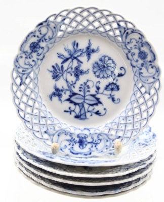 Auktion 364<br>6x kl. Durchbruchteller, Stadt Meissen, Zwiebelmuster, je D-15cm [1]