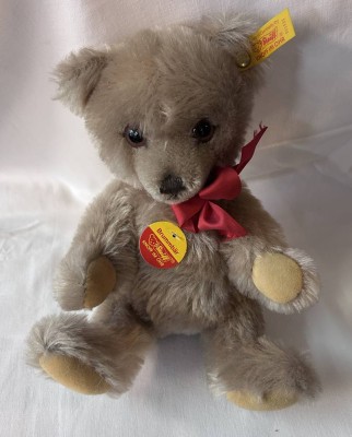 Auktion 357<br>Steiff Brummbär, neuwertig und komplett, H-27 cm, Druckstimme [1]