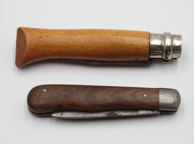 Auktion 354<br>Paar alte Taschenmesser, 1x Frankreich, Altrsspuren, ca. L-18,5cm [1]