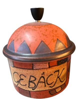 Auktion 354<br>gr. Gebäckdose , Keramik Manufaktur Kupfermühle (1948-1998), beschriftet, H-27 cm, D-21 cm, neuwertig [1]