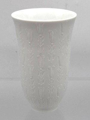 Auktion 355<br>kl. Relief-Vase, Rosenthal studio-linie, Weißporzellan, H-13cm [1]