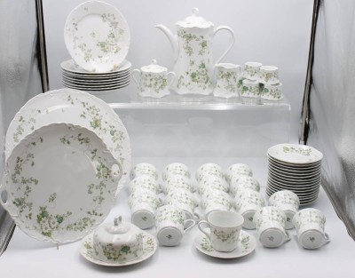 Auktion 359<br>Kaffeeservice, Hutschenreuther, Racine Camargue, Kaffeekern, Butterdose, Kuchepnlatte und Tortenplatte, 6x Eierbecher, 17x Tassen, 17 x U.T., 9x Kuchenteller, Kanne H-24cm Tasse H-7cm [1]