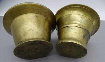 Auktion 355<br>2x kl. Bronze Mörser, H-ca. 7 cm, D-11 cm [1]