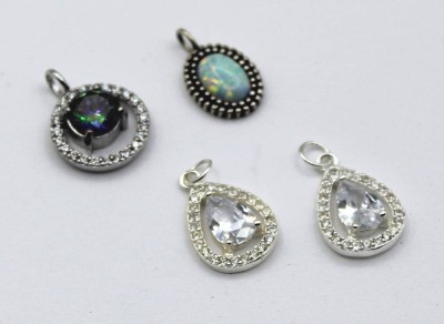 Auktion 355<br>4x div, kl. Silber-Anhänger, 925er Silber, zus. 3,4gr., ca. L-2cm [1]