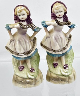 Auktion 355<br>2x Mädchenfiguren, bemalt, H-15,5 cm [1]