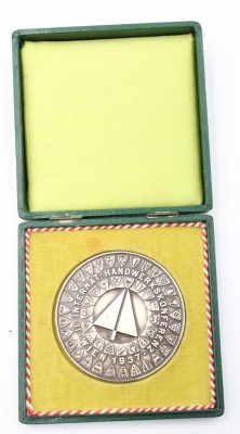 Auktion 355<br>Medaille, II. Internat.-Handwerkskonferenz Wien 1937, in Etui, D-6cm [1]