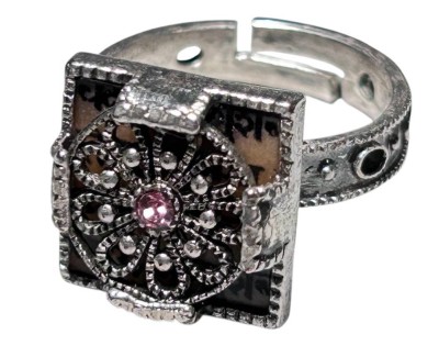 Auktion 356<br>Designer versilberter Ring , offene Ringschiene mit pinken Centerstein, umringt von Klaren, [1]