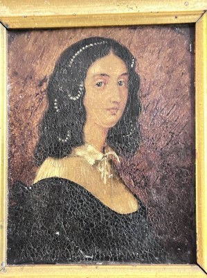 Auktion 372<br>Miniatur Biedermeier-Portrait einer Dame, verso schwer lesbar betitelt,  gerahmt, RG 11x10 cm [1]