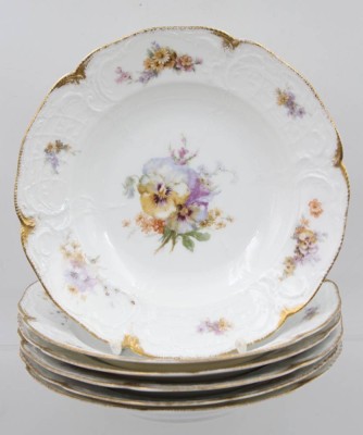 Auktion 356<br>6x tiefe Speiseteller, frühes Rosenthal Sanssouci, Goldzier und aufwendige Blumenbemalung, um 1900,  D-24,5cm [1]