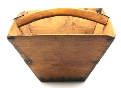 Auktion 356<br>antiker Korn-Himpten (Getreidemass), Holz, 19.Jhd., sehr gut erhalten, H-26 cm 37x37 cm [1]