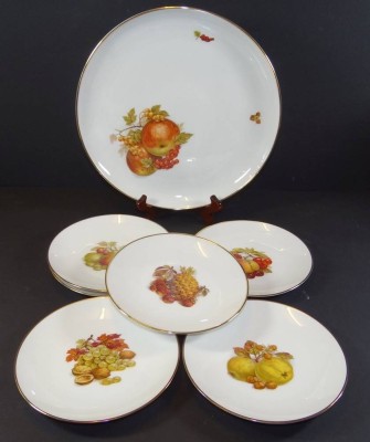 Auktion 319 / Los 1079 <br>grosse Platte mit 6 Obstteller, "Kaiser" Früchtedekor, D-28  und 17 cm