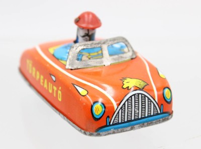 Auktion 356<br>TÖRPEAUTO, Ungarn, Blech, Friktionsantrieb defekt, ca. H-5cm L-9cm [1]