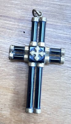 Auktion 356<br>Brustkreuz, schwarz emailliert, 5,5x3 cm [1]