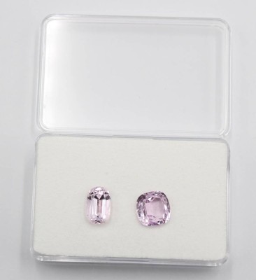 Auktion 360<br>2 Kunzite, zus. 8,5ct [1]