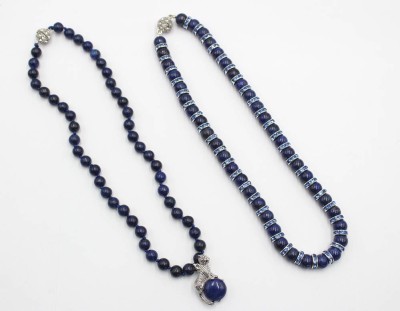 Auktion 360<br>2x div. lapis-Ketten  1x mit Pantheranhänger, ca. L-49cm [1]