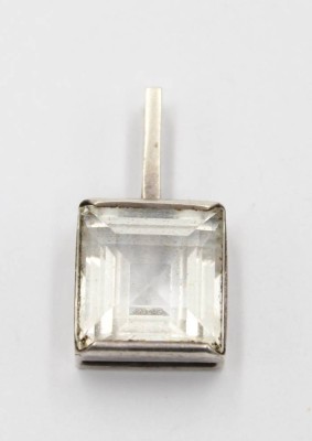 Auktion 356<br>925er Silber-Anhänger, gemarkt, klarer facett. Stein, 6,4gr. L-2,6cm [1]