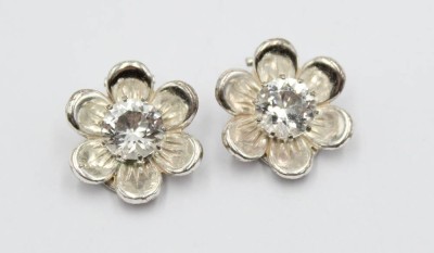 Auktion 356<br>835er Ohrclips, florale Form, D-1,6cm, 4,1gr. [1]