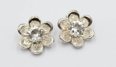 Auktion 361<br>835er Ohrclips, florale Form, D-1,6cm, 4,1gr. [1]