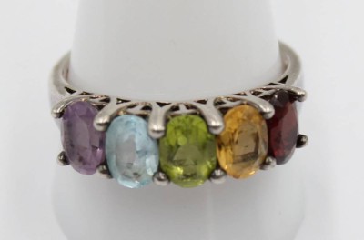 Auktion 356<br>925er Silber-Ring, Farbsteinbesatz, 4,7gr., RG 66 [1]