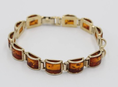 Auktion 356<br>925er Armband, vergoldete mit Bernstein, 1x Stein fehlt, zus. ca. 21gr., L-20cm [1]