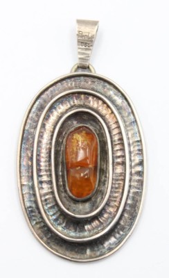 Auktion 356<br>Anhänger, 835er Silber mit Bernstein, Perli, älter, 10,7gr., L-6cm [1]