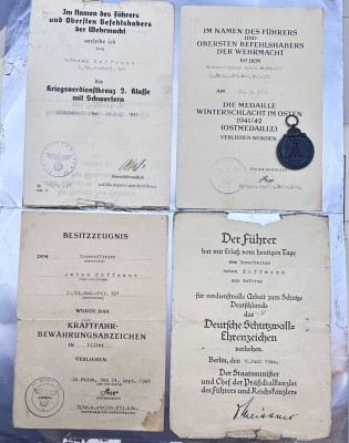 Auktion 356<br>Dokumenten-Nachlass eines Unteroffiziers, 4 Urkunden, 1x Orden 
