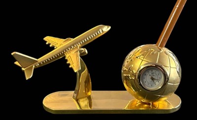 Auktion 356<br>Schreibtischh-Quartzuhr mit Flugzeug, Weltkugel als Stifthalter, H-8 cm, B-13 cm, [1]
