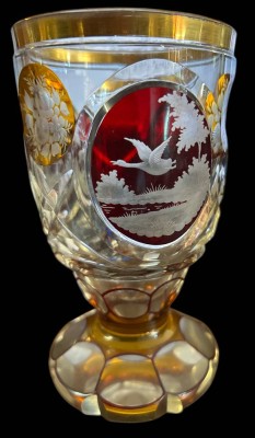 Auktion 357<br>gr. Ranftbecher mit Wild-Motiven, geschliffen in Medaillons, H-16 cm [1]