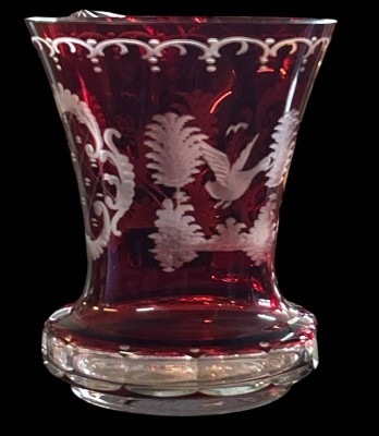 Auktion 357<br>böhmischer Ranftbecher mit Barockschliff, H-12 cm [1]