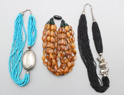 3x div. ausgefallene Modeschmuck-Halsketten, ca. L-60cm [1]