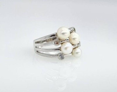 5. Ring mit Perlen und Zirkonen, Silber 925, TC gestempelt, 5,7 Gramm, Ringweite 53 [1]