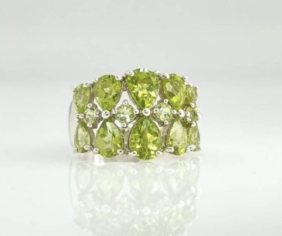8. Peridot Ring, 925er Silber, 7,8 Gramm, Ringweite 59 [1]