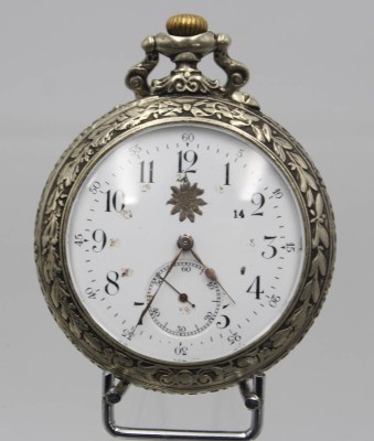 gr. Herrentaschenuhr mit Weckfunktion, Kronenaufzug, Werk läuft, Rückendeckel mit Bergsteiger-Motiv, Metallgehäuse, D-5,8cm [1]