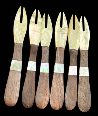 Auktion 357<br>6x kl. Petit Four Gabeln, Perlmutt?, L-9 cm [1]