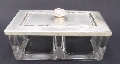 Auktion 357<br>Konfitüren-Topf mit verschiebbaren versilb. Deckel, H-6 cm, 14,5x7 cm [1]