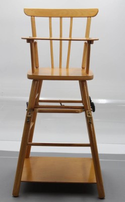 Auktion 361<br>Puppen-Hochstuhl, klappbar, wohl 50/60er Jahre, ca. H-57cm [1]