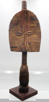 Auktion 357<br>Standfigur, Kongo-Brazzaville, älter, Holz/Blech, ca. H-50cm [1]