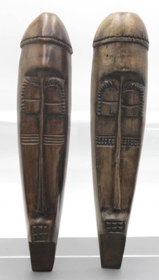 Auktion 357<br>Paar Holz-Wandmasken, Togo,  je ca. 40cm [1]