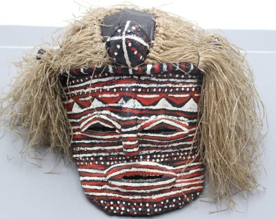 Auktion 357<br>Ritual-Maske o.ä., Simbabwe, wohl Makishi, ca. 26 x 28 x 23cm [1]