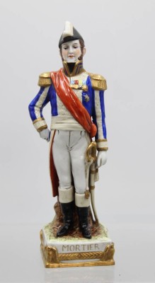 Auktion 357<br>Figur, General Edouard Mortier 1768 - 1835 , Scheibe Alsbach, polychr. Bemlaung, ca. H-24cm [1]