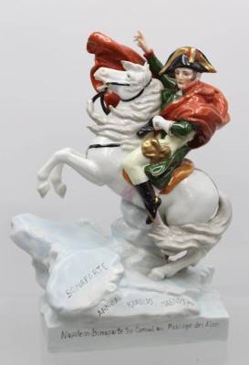 Auktion 357<br>Napoleon zu Pferd, Scheibe-Alsbach, polychr. Bemalung,  H-27cm B-20cm [1]