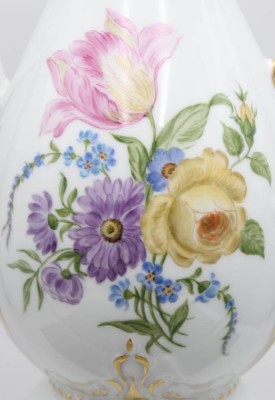 Auktion 357<br>hoher Schenkkrug, Gerold, florale Bemalung, Goldstaffage, H-26,5cm [1]