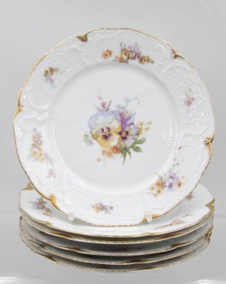 Auktion 357<br>6x flache Speiseteller, frühes Rosenthal Sanssouci, Goldzier und aufwendige Blumendekor, um 1900, D-25 cm [1]