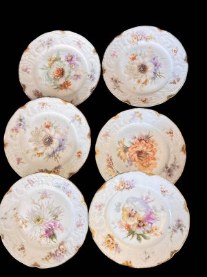 Auktion 357<br>6x Gebäckteller, frühes Rosenthal Sanssouci, Goldzier und aufwendige Blumendekor um 1900,  D-15,5 cm [1]