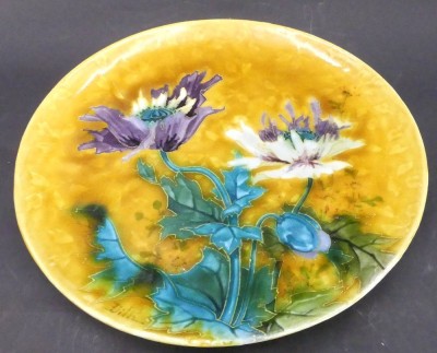 Auktion 357<br>Fayence Jugendstil-Teller mit Blumendekor, D-23 cm [1]