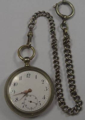 Auktion 357<br>mechan. HTU, Metallgehäuse mit Kette, Schlüsselaufzug, Werk läuft, D-4,7cm [1]